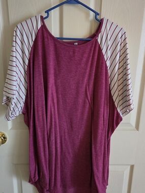 Women’s Raglan Sleeve Tunic Top - Berry with Striped Ivory Sleeves